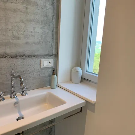 לינה וארוחת בוקר Casale Osvalda 3*
